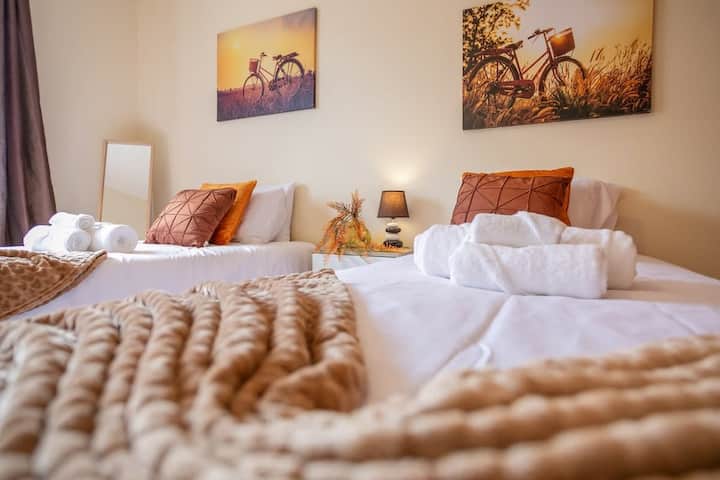 Chambre double aux touches bleues