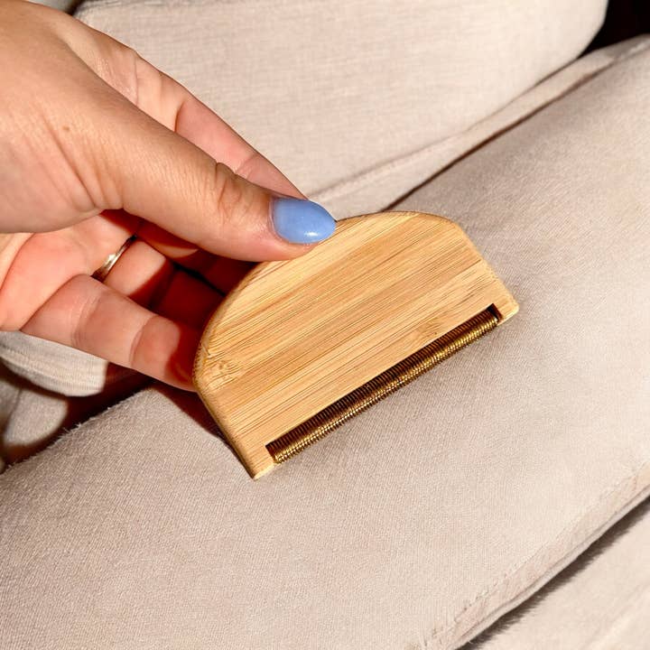 Bamboo Travel Lint Remover | Stocking Stuffer Bestseller - Image 4