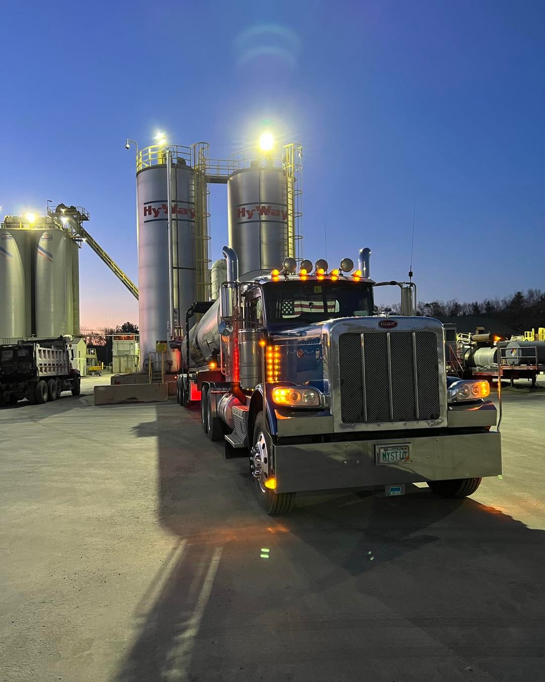 Liquid Asphalt Tanker #4 - Specialized insulated tanker for liquid asphalt transportation