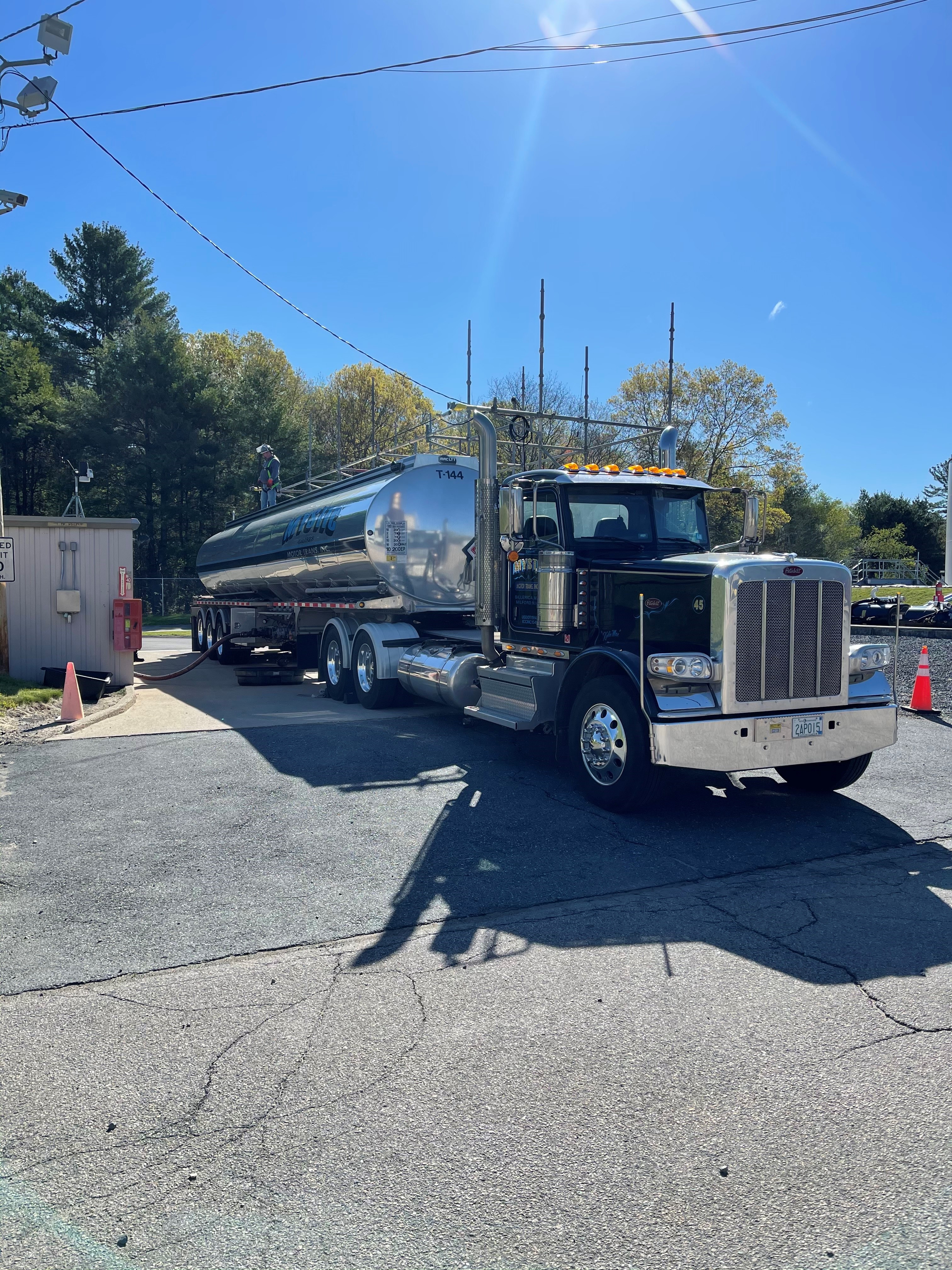 Bulk Fuel Oil Tanker #5 - High-capacity fuel oil transport vehicle equipped with safety systems and efficient pumping capabilities for commercial deliveries